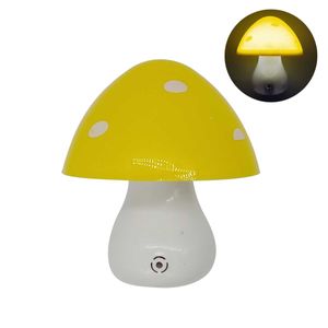 Luminária Noturna Cogumelo LED Bivolt 10,5x8cm em Plástico Moment