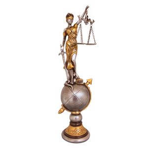 Dama da Justiça C/ Globo Decorativa 37cm em Resina Brascontinental