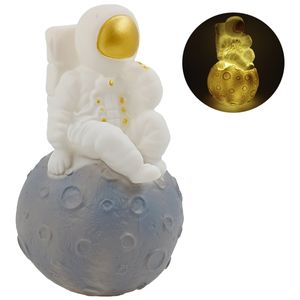 Luminária Astronauta na Lua 10,5x17cm em Plástico Fu Xing